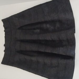 Ann Taylor Black Pleated Stretch Textured Skirt * Sz 10